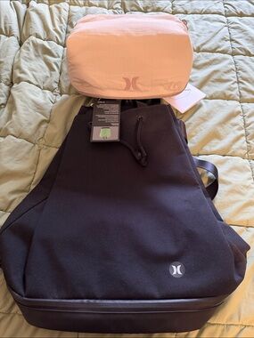 NWT Hurley Black Backpack with Cream Accessory/ Toiletries Bag